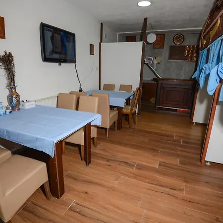 Hiking Hotel *